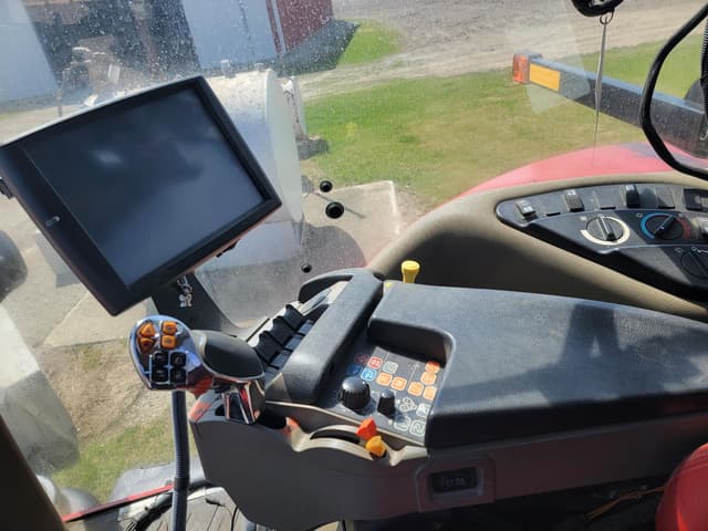 Image of Case IH Magnum 225 equipment image 4