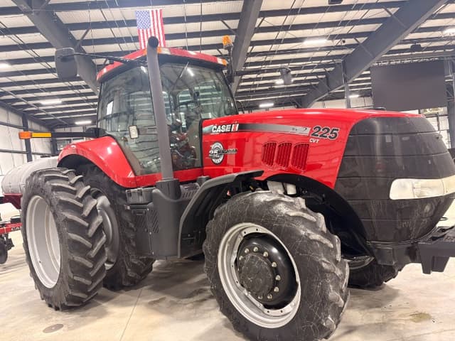 Image of Case IH Magnum 225 equipment image 2