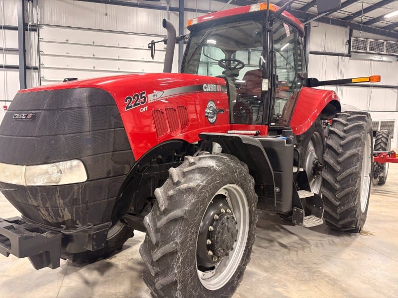 2013 Case IH Magnum 225 Image