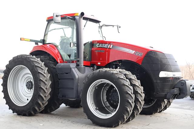 Image of Case IH Magnum 235 equipment image 1