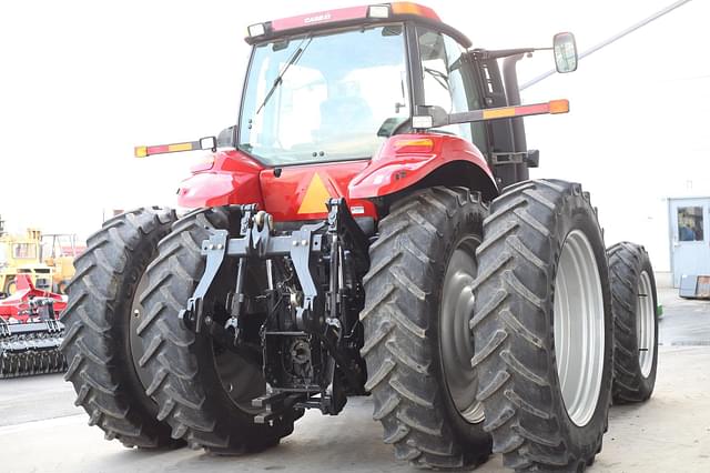 Image of Case IH Magnum 235 equipment image 2