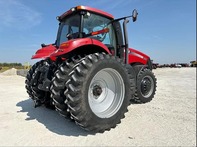 Image of Case IH Magnum 235 equipment image 2