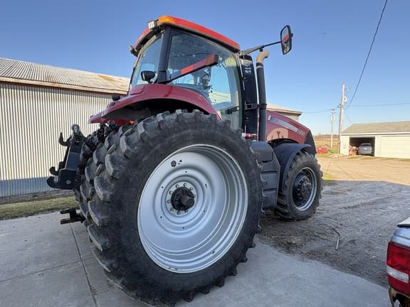 Image of Case IH Magnum 235 equipment image 4