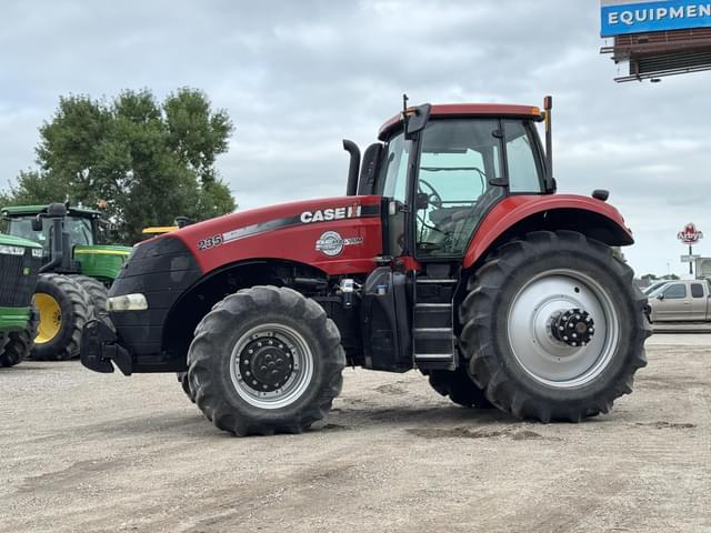 Image of Case IH Magnum 235 equipment image 1