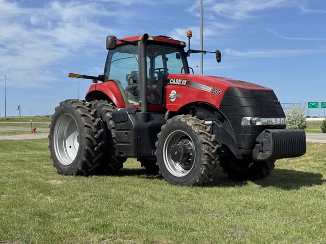Image of Case IH Magnum 235 equipment image 3