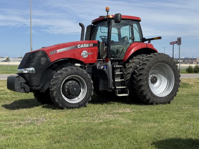 Image of Case IH Magnum 235 equipment image 1