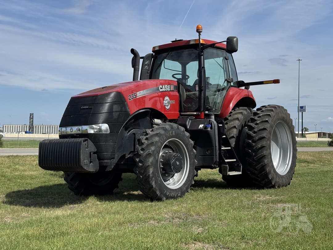 Image of Case IH Magnum 235 Primary image