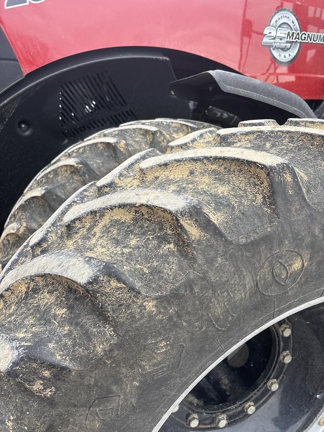 Image of Case IH Magnum 235 equipment image 1