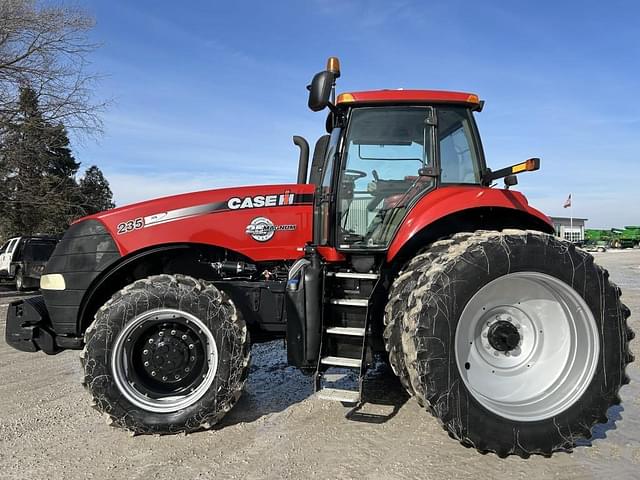 Image of Case IH Magnum 235 equipment image 2