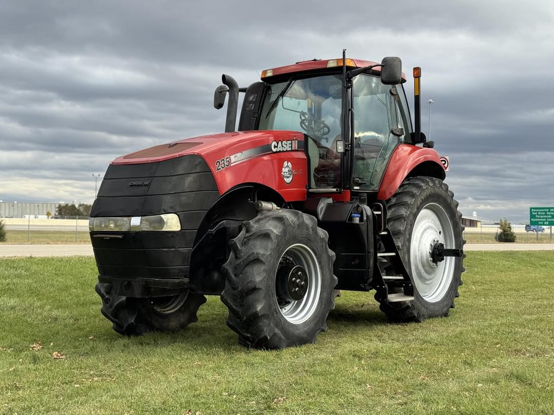 Image of Case IH Magnum 235 Primary image