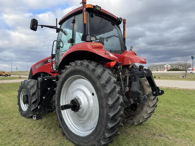 Image of Case IH Magnum 235 equipment image 3