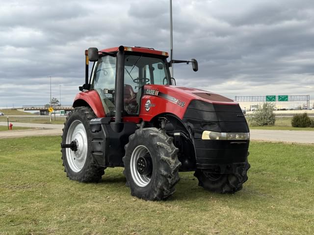 Image of Case IH Magnum 235 equipment image 4