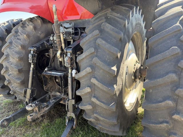 Image of Case IH Magnum 260 equipment image 3