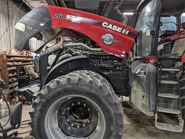 Image of Case IH Magnum 260 equipment image 3