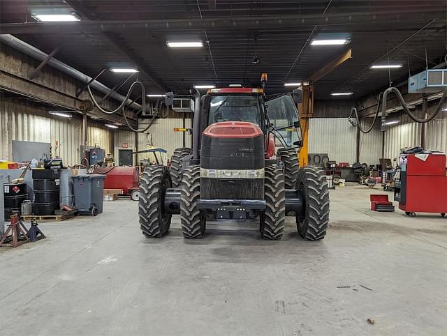 Image of Case IH Magnum 260 equipment image 2