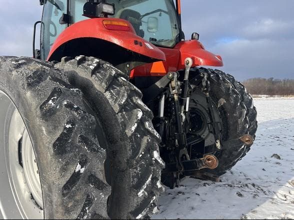 Image of Case IH Magnum 260 equipment image 4