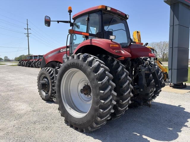 Image of Case IH Magnum 260 equipment image 4