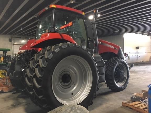 Image of Case IH Magnum 260 equipment image 2