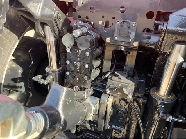 Image of Case IH Magnum 260 equipment image 4