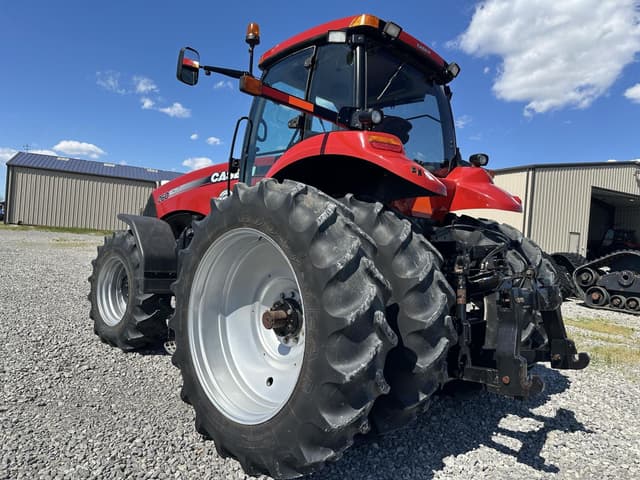 Image of Case IH Magnum 260 equipment image 4