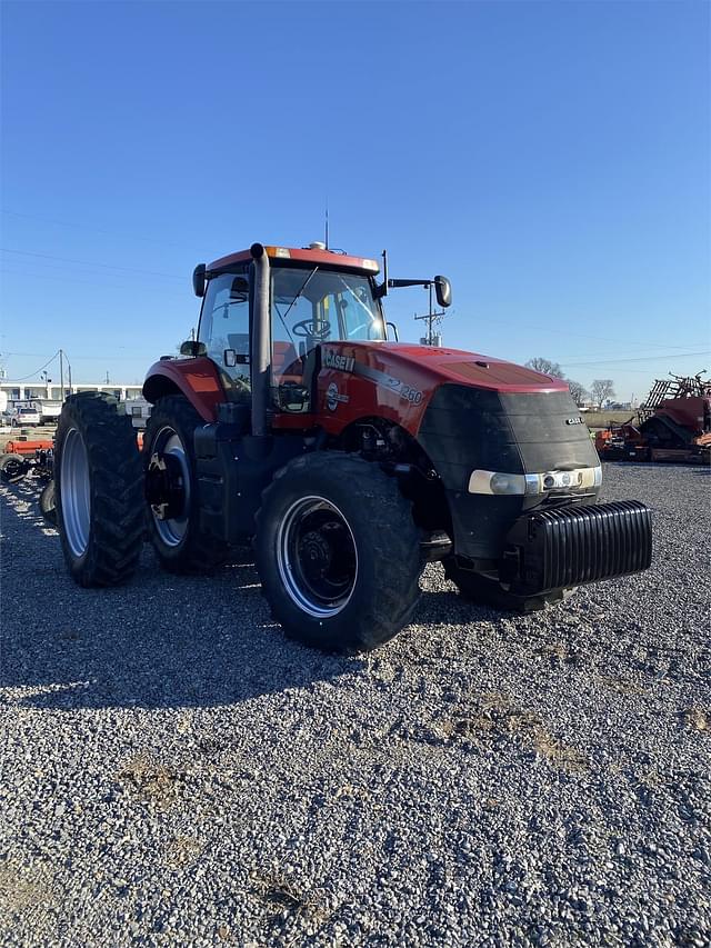 Image of Case IH Magnum 260 equipment image 2