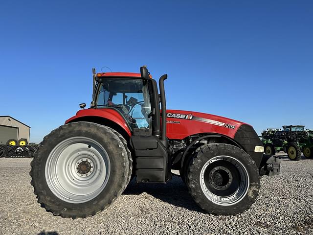 Image of Case IH Magnum 260 equipment image 2