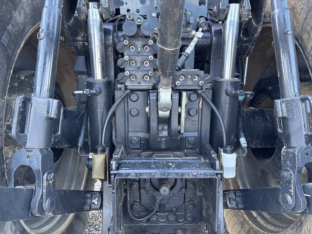 Image of Case IH Magnum 315 equipment image 4