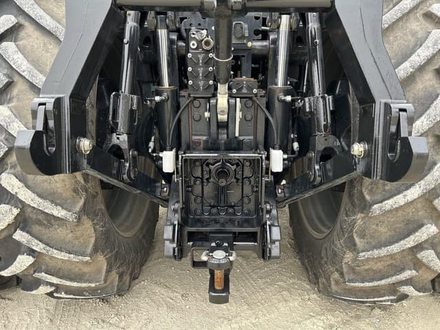 Image of Case IH Magnum 315 equipment image 4