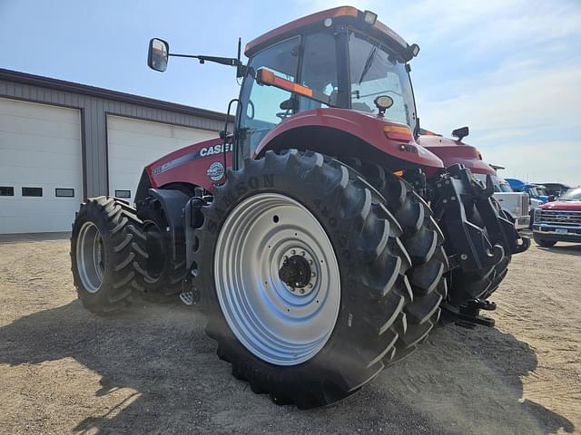 Image of Case IH Magnum 340 equipment image 4