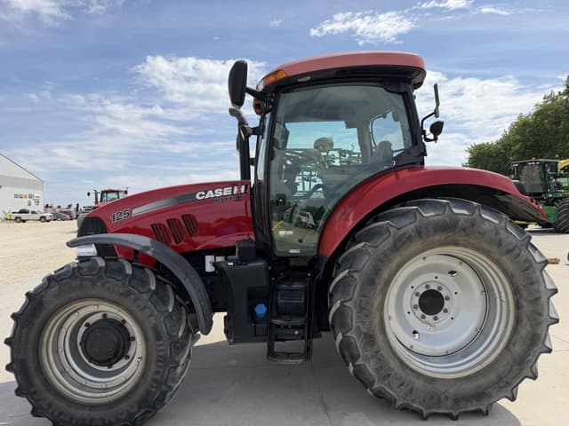 Image of Case IH Maxxum 125 equipment image 4