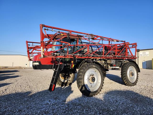 Image of Case IH 3230 Patriot equipment image 2
