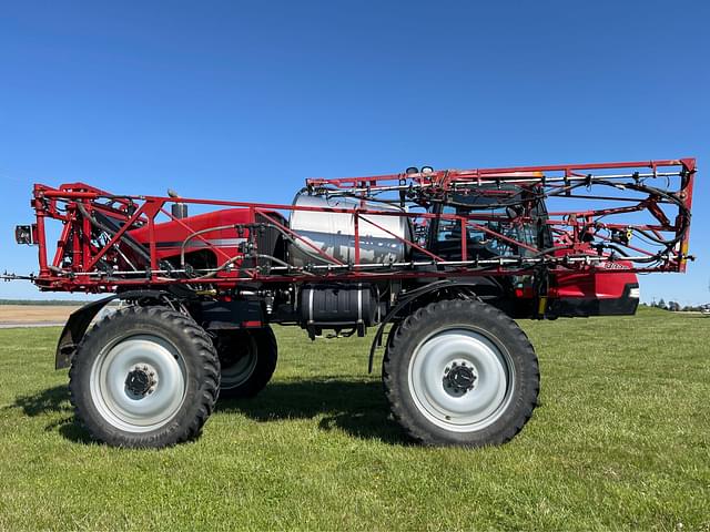 Image of Case IH 3330 Patriot equipment image 1