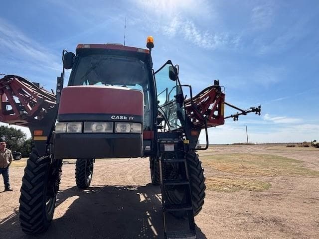Image of Case IH 3330 Patriot equipment image 2