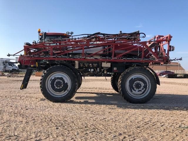 Image of Case IH 3330 Patriot equipment image 1
