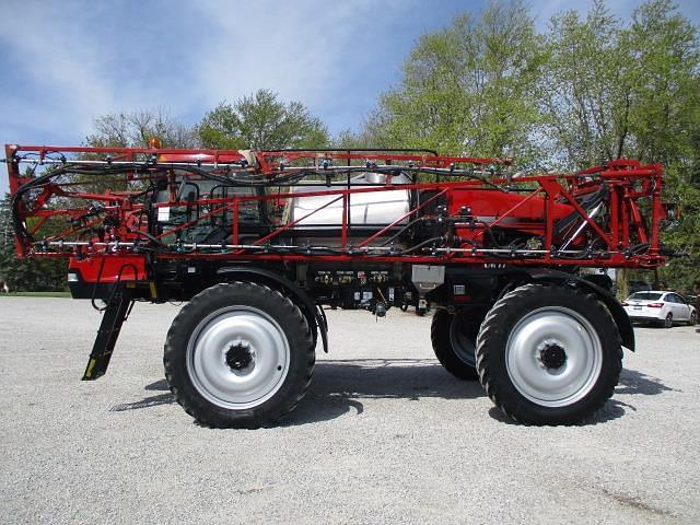 Image of Case IH 3330 Patriot equipment image 2