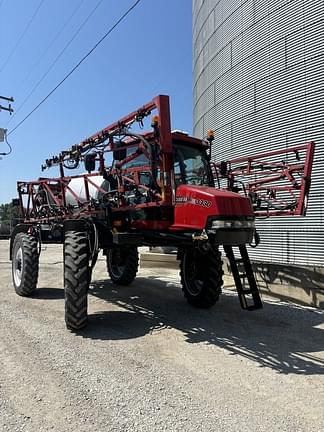 Image of Case IH 3330 Patriot equipment image 1