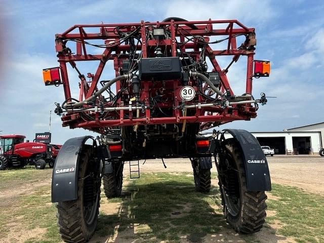 Image of Case IH 3330 Patriot equipment image 2