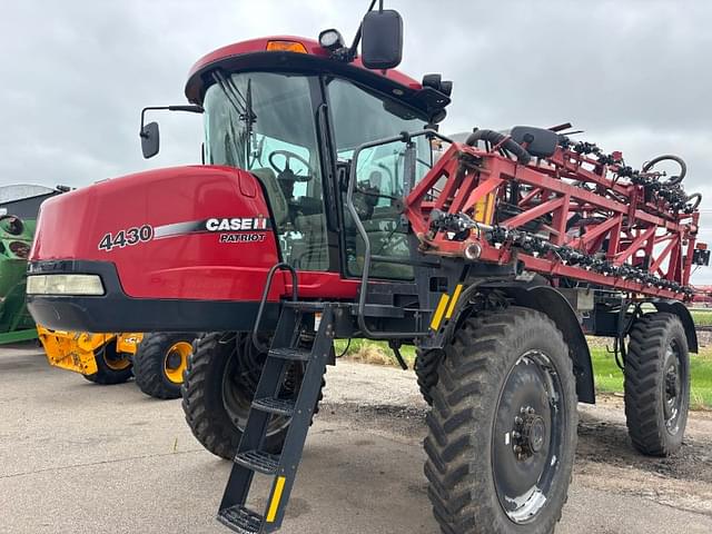 Image of Case IH Patriot 4430 equipment image 1