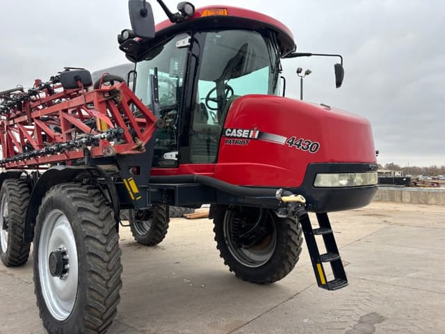 Image of Case IH Patriot 4430 equipment image 1