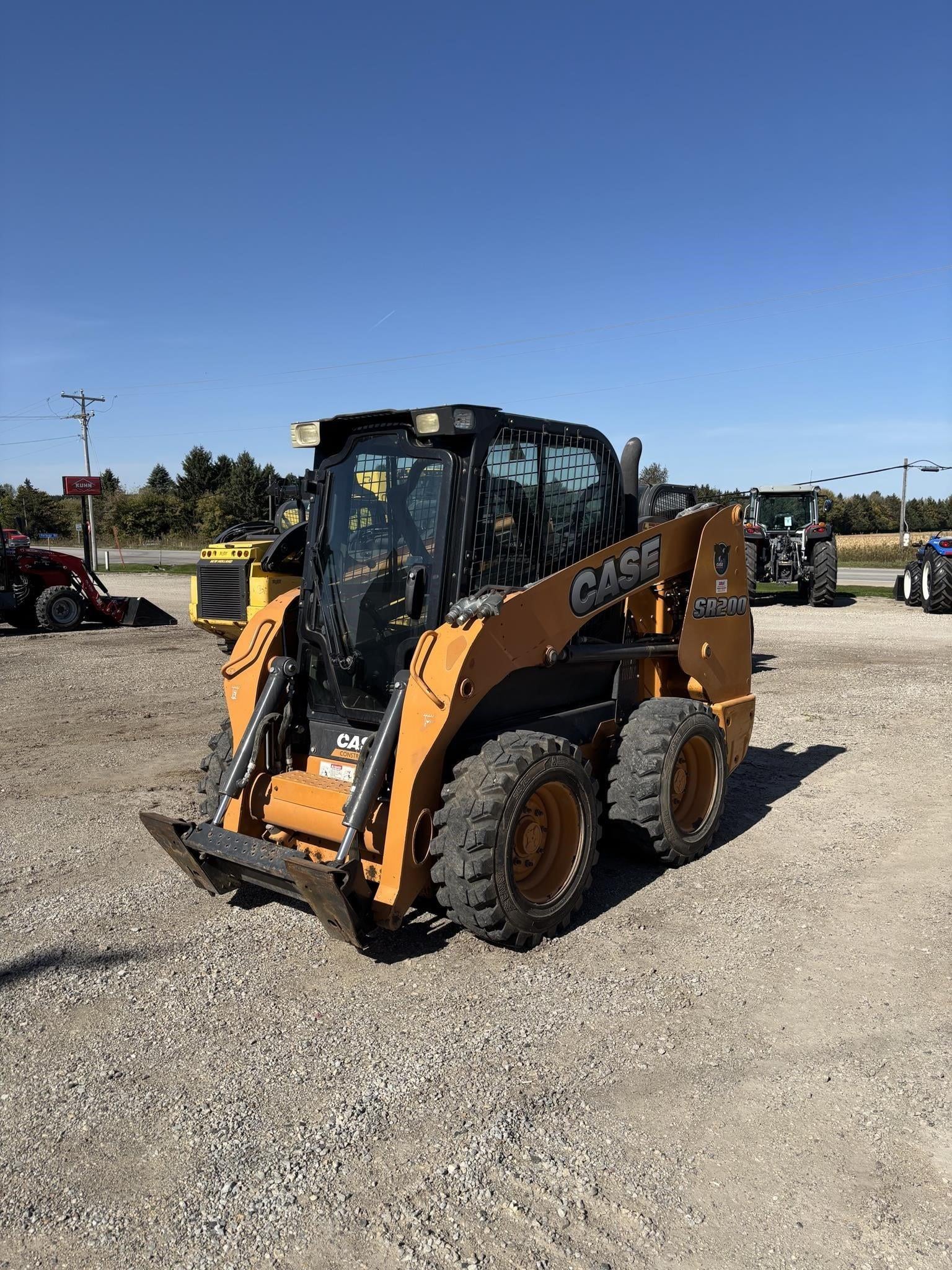 2013 Case SR200 Equipment Image0