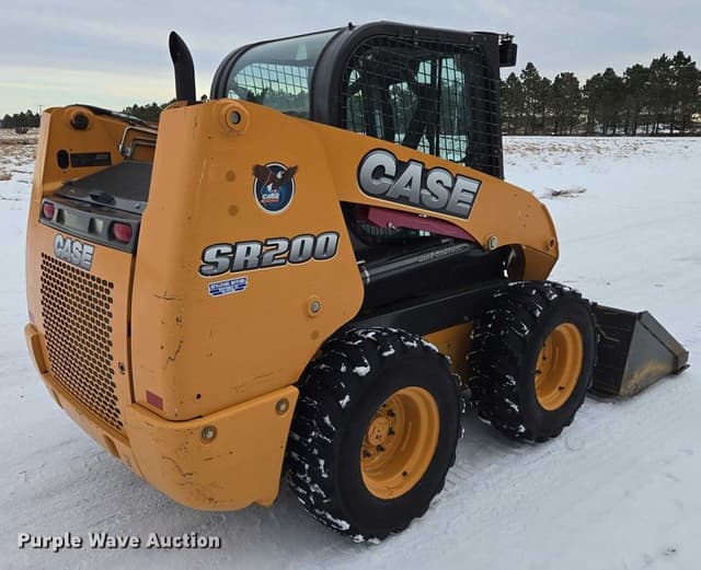 Image of Case SR200 equipment image 4