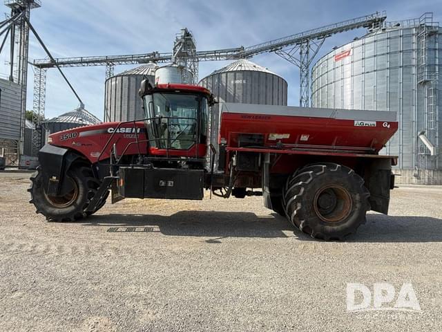 Image of Case IH Titan 3530 equipment image 2