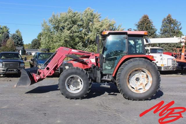 Image of Case IH Farmall 105U equipment image 3