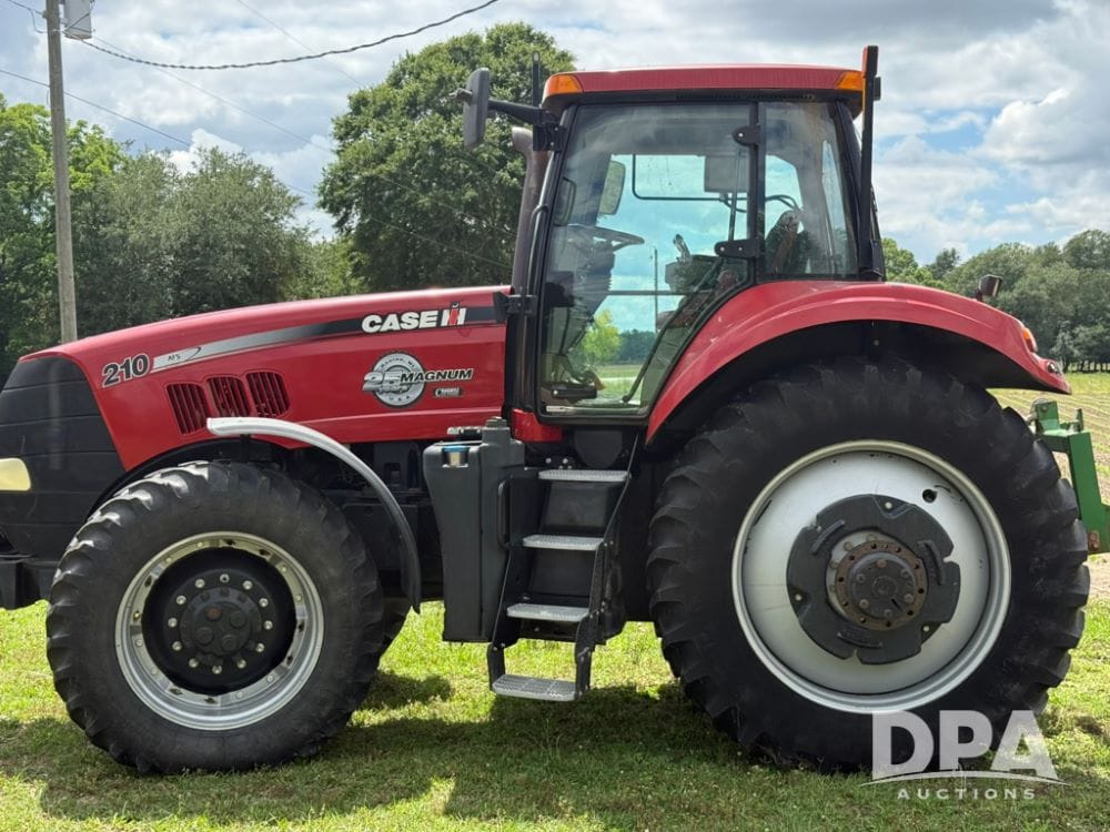 2013 Case IH Magnum 210 Equipment Image0