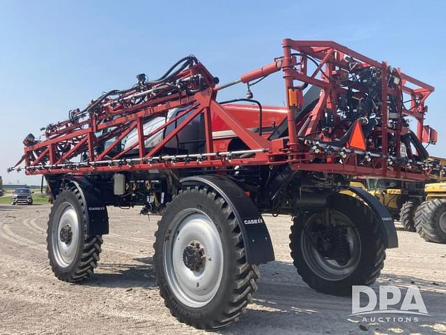 Image of Case IH 3330 Patriot equipment image 2