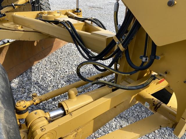 Image of Caterpillar 140M2 equipment image 4
