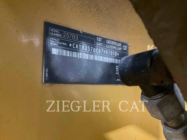 Image of Caterpillar 257B3 equipment image 2