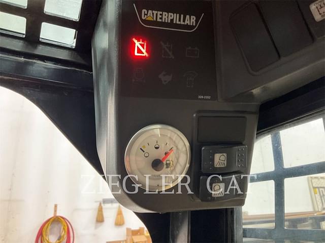 Image of Caterpillar 257B3 equipment image 4