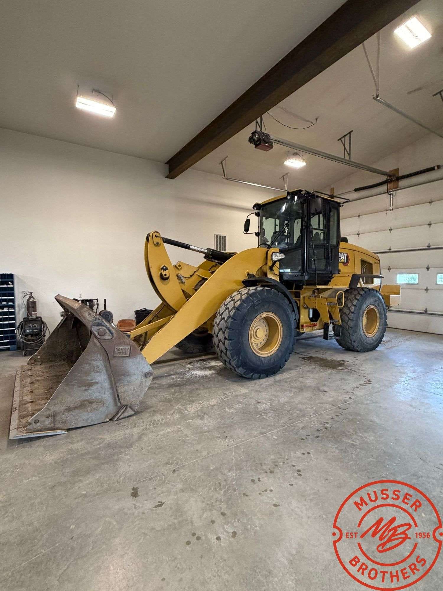 2013 Caterpillar 938K Equipment Image0
