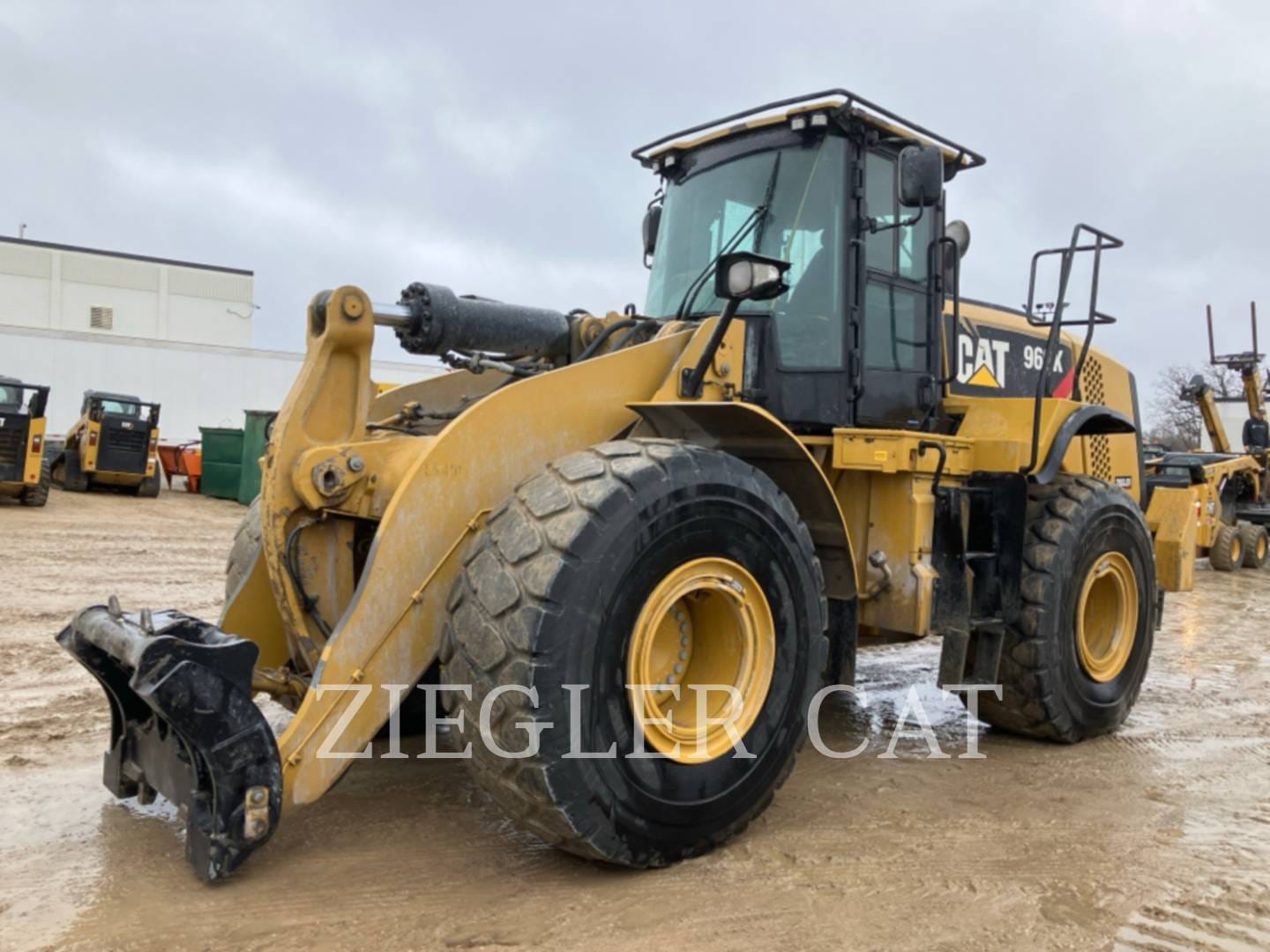 2013 Caterpillar 966K Equipment Image0